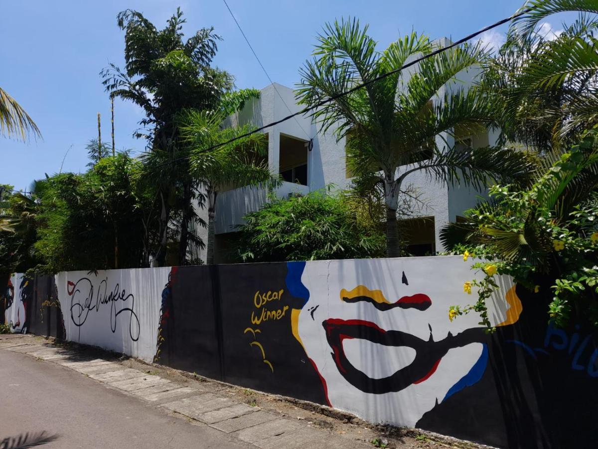 Beautique Studio 49 Apartment Coteau Raffin ภายนอก รูปภาพ